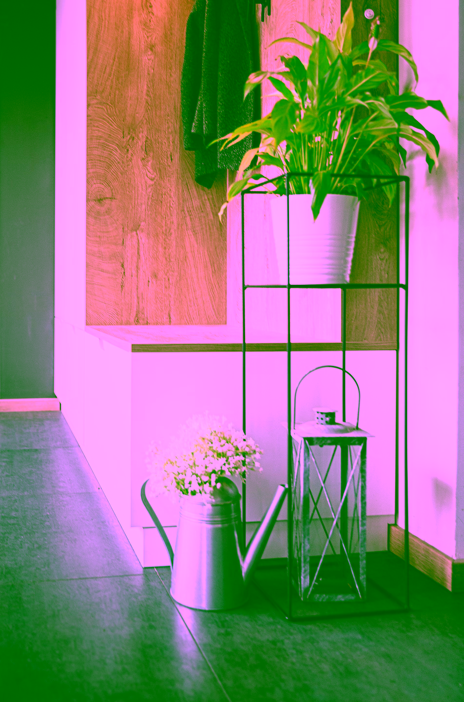 Stojak jedynka z drutu 80-ka - aranżacja wnętrza