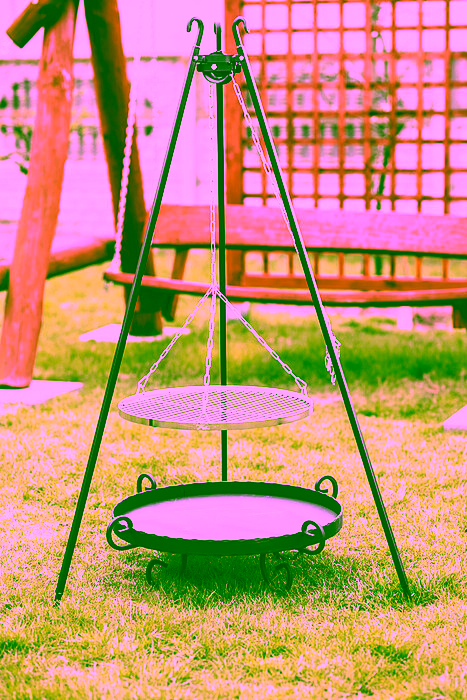 Grill wolnostojący. Grill myśliwski