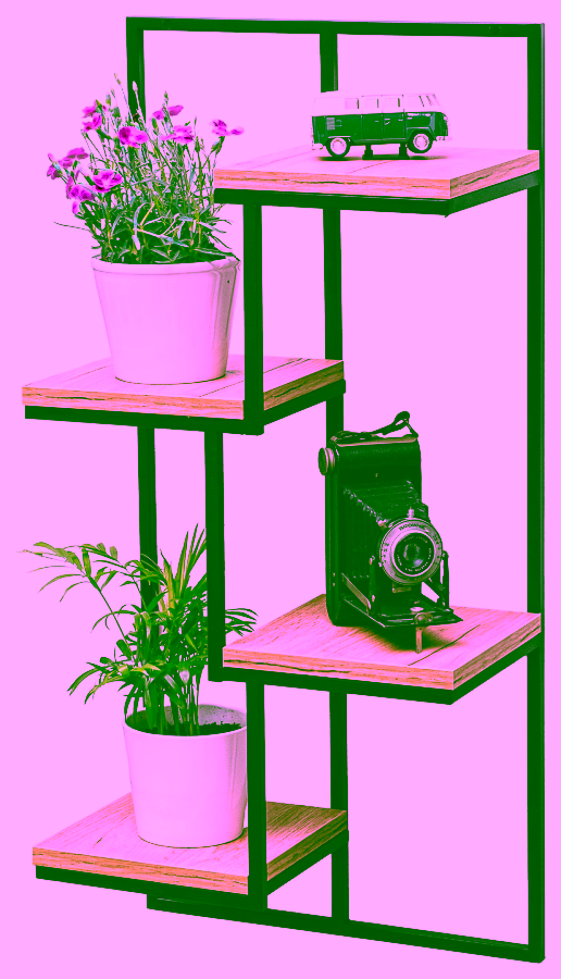 Półka ścienna. Metalowy kwietnik z drewnianymi deseczkami.