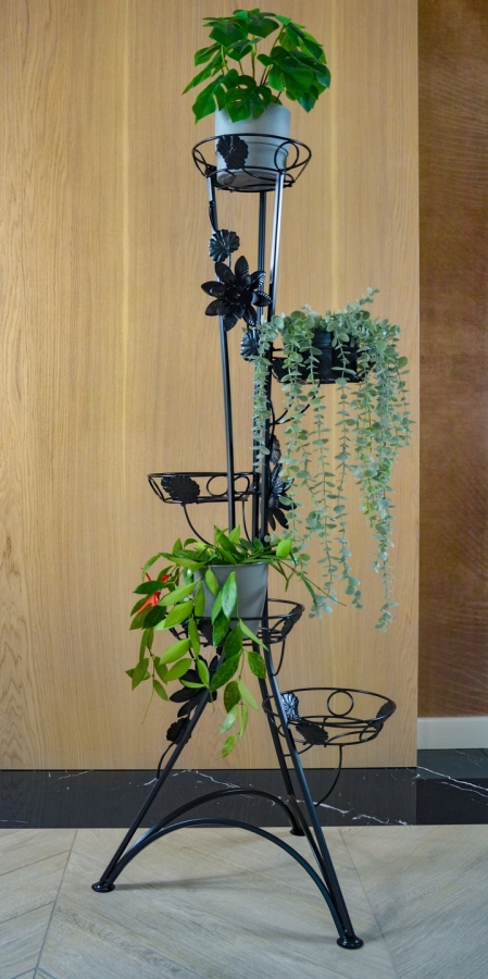 Stalowy kwietnik z Model:130A