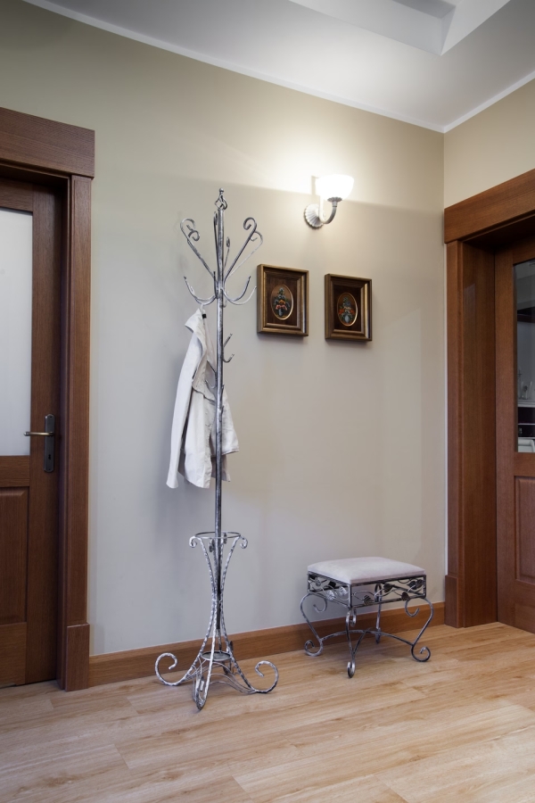 Stojący wieszak ubraniowy Model:156